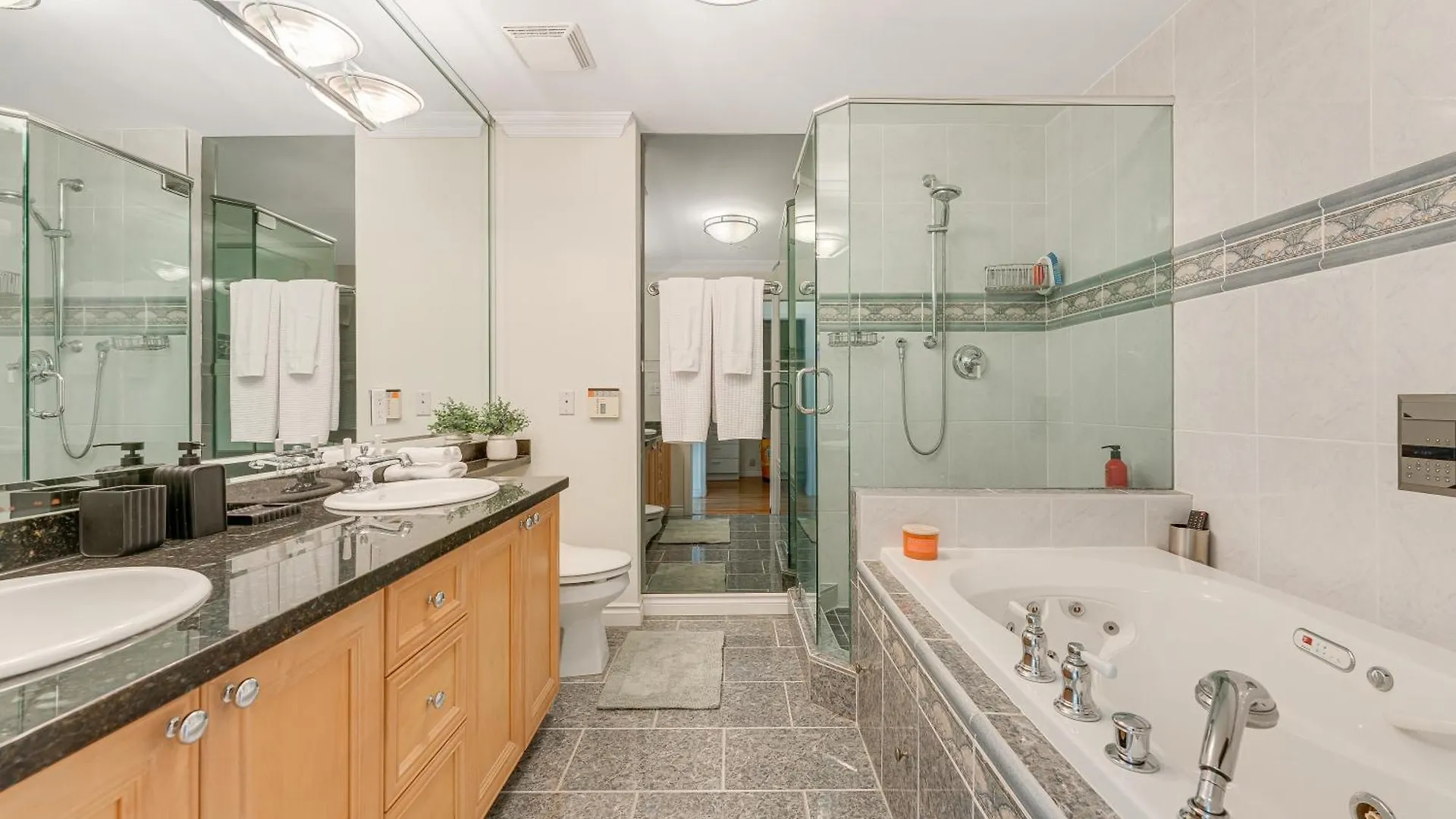 Διαμέρισμα Grand 2Br Luxury Suite Designer Interiors And City Views Βανκούβερ